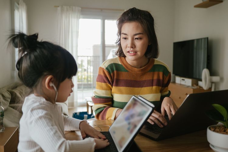 Aktivitas Menyenangkan untuk Membantu Anak Mengembangkan Kemampuan Berbicara